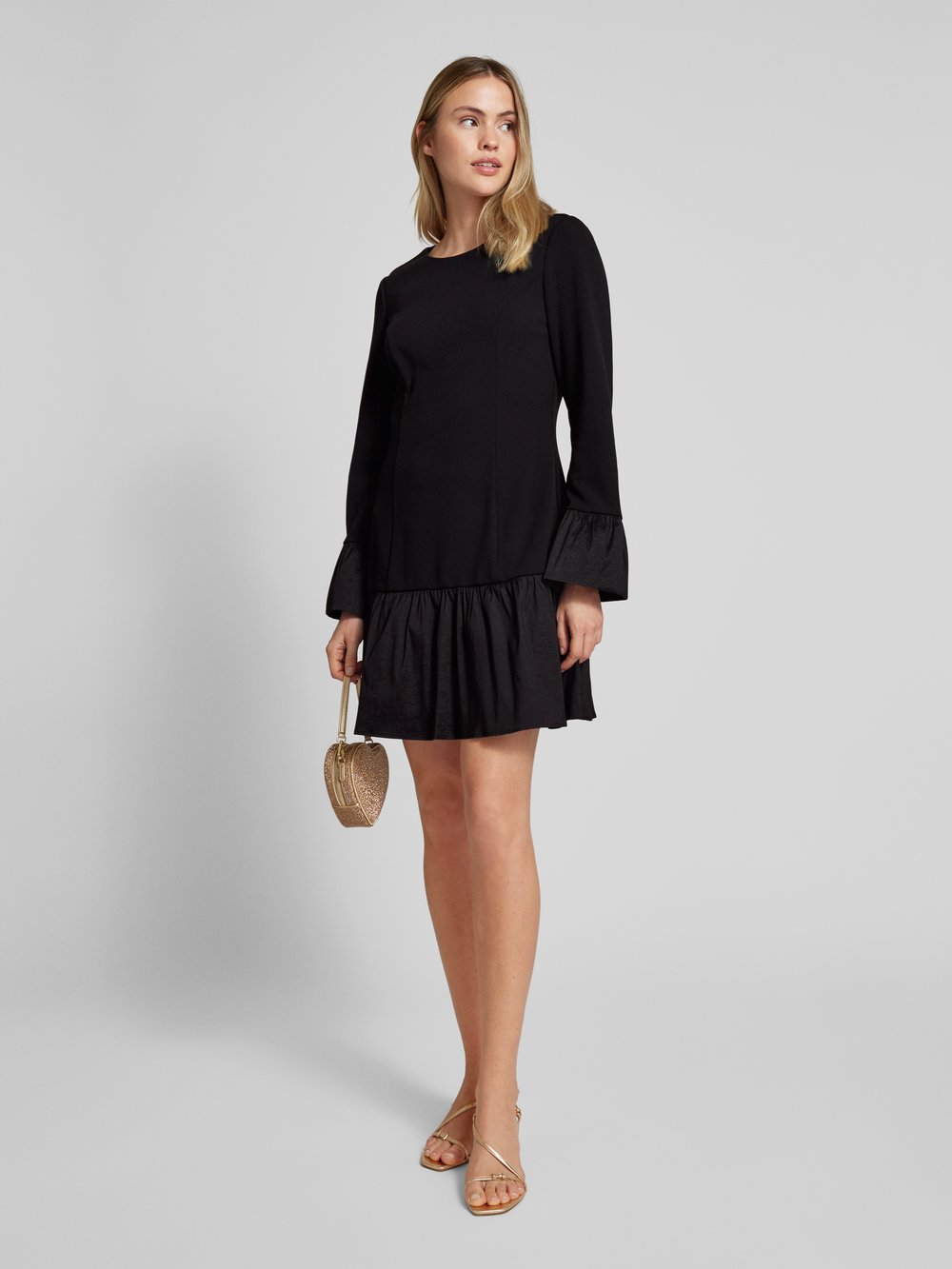 

Коктейльное платье многоярусного фасона с круглым вырезом Adrianna Papell, черный