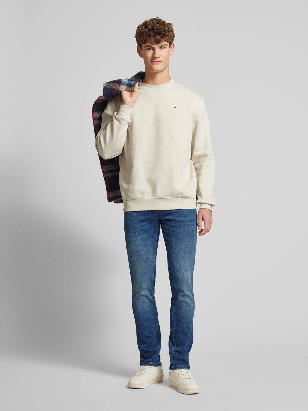

Джинсы Slim fit с этикетками Tommy Jeans