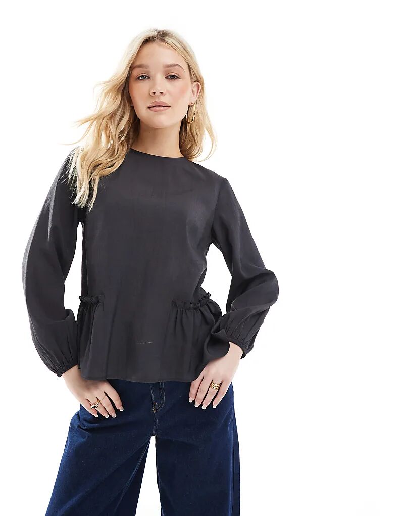 

Топ-блуза с боковой баской в угольно-черном цвете ASOS DESIGN