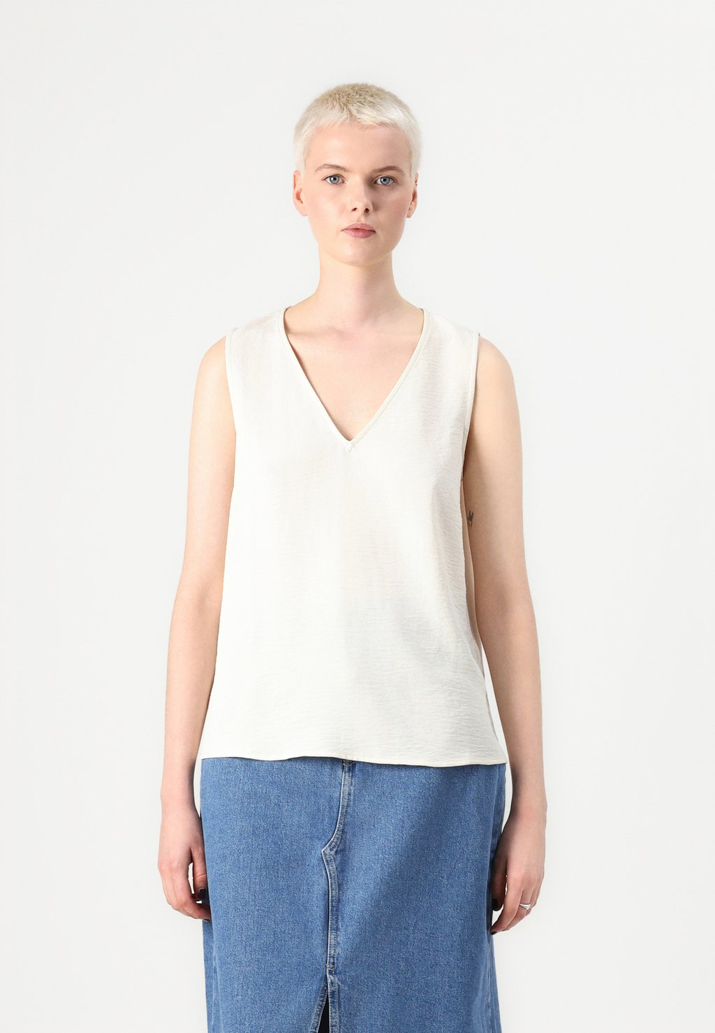 

Топ VMALVA V NECK Vero Moda, слоновая кость