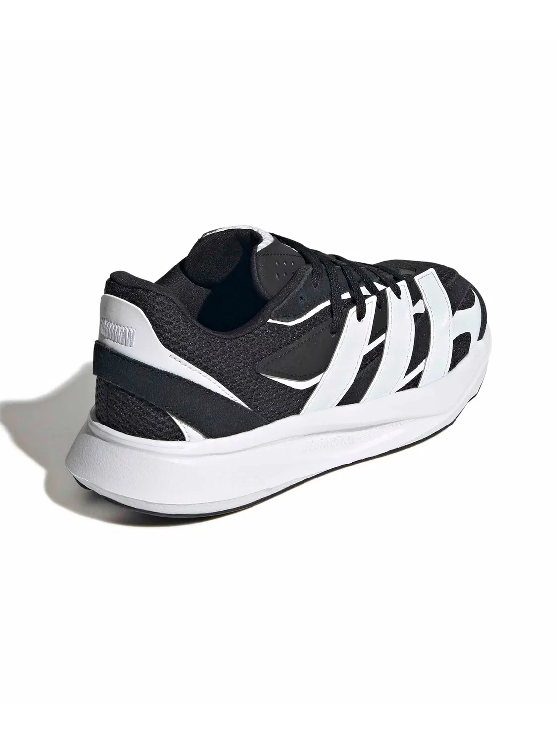 Кроссовки Adidas Sportswear LIGHTBLAZE черного цвета — фото 3