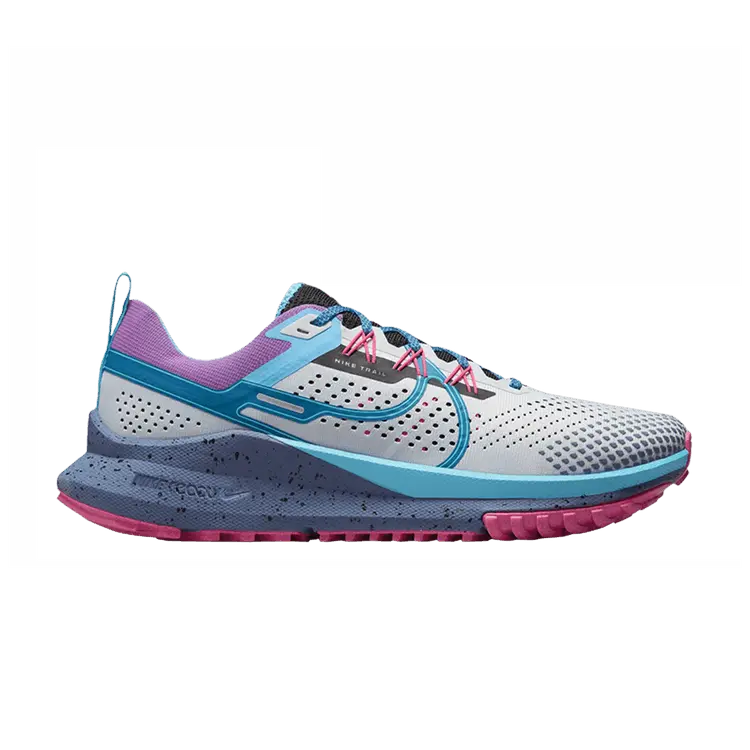 Кроссовки Nike Wmns React Pegasus Trail 4 SE 'Pure Platinum Baltic Blue', серый