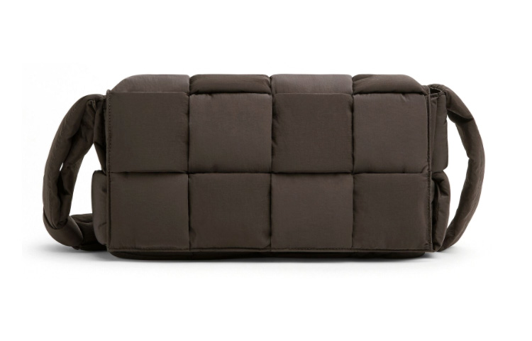 

Сумка Padded Tech Cassette Fondant Bottega Veneta
