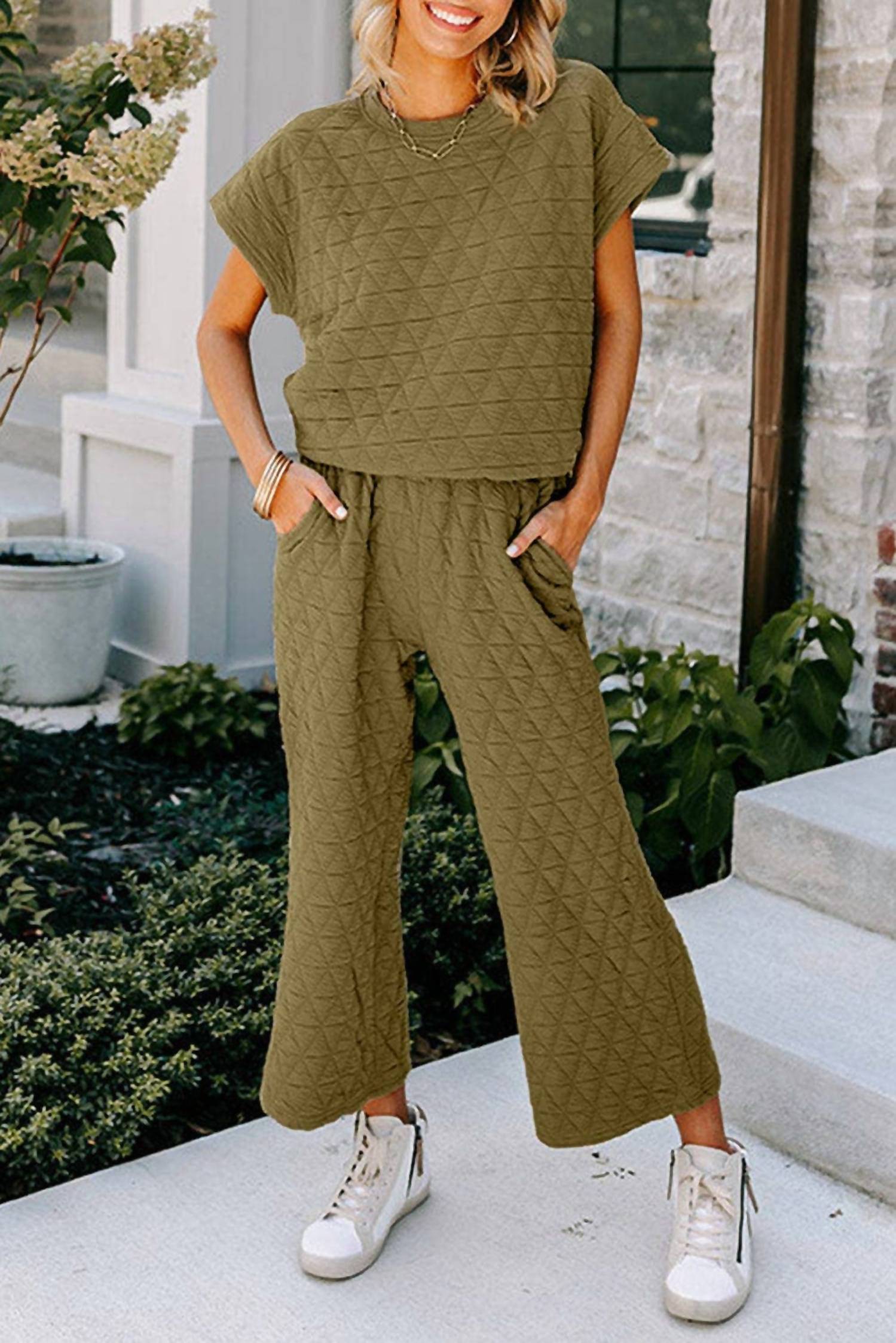 

Широкие стеганые брюки Emory в цвете Sage Green Liam & Company