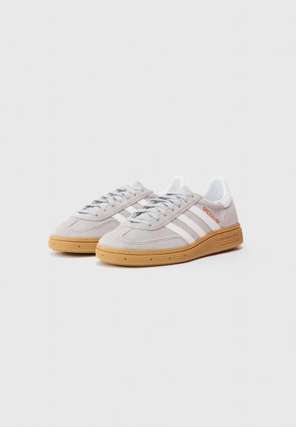 Специальные кроссовки для гандбола j Adidas Originals, Grey Two/Cloud White/Gum — фото 2