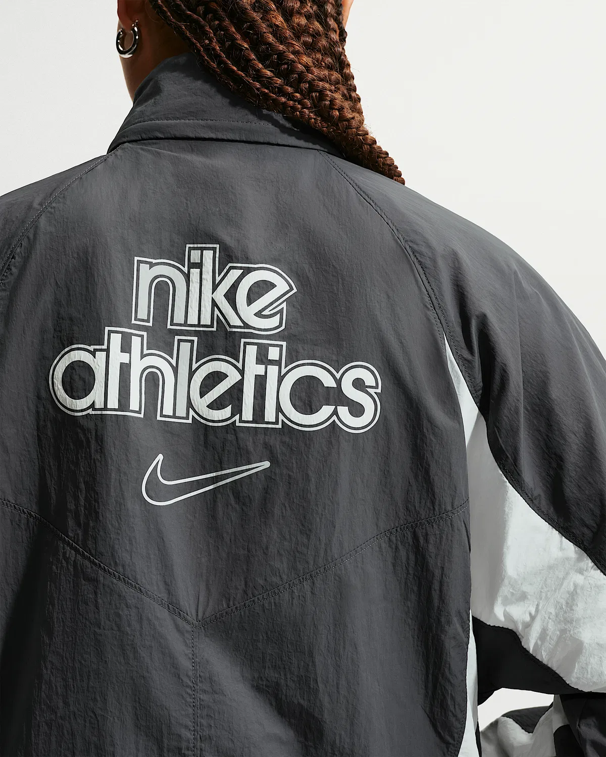 Женская куртка Nike Sportswear Woven, Iron Grey/Sail — фото 2