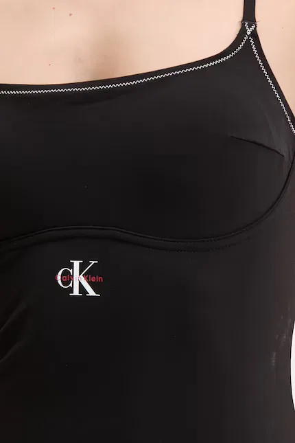 Купальник женский цельный с логотипом Calvin Klein, черный — фото 4