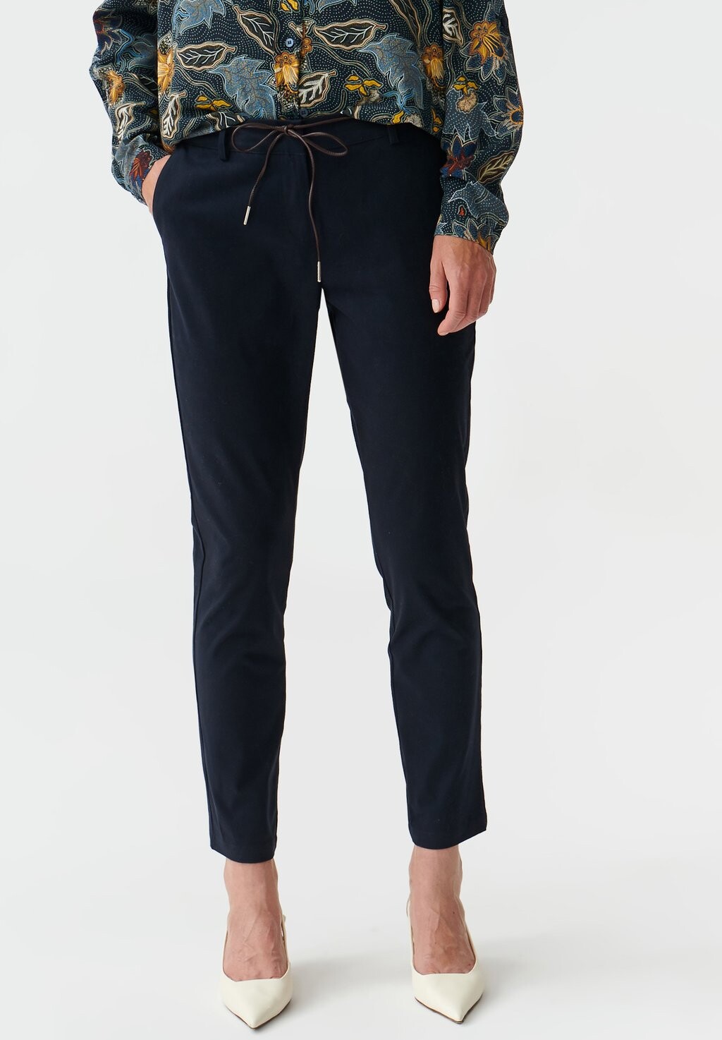 

Чино AMISO TATUUM, цвет dark navy blue