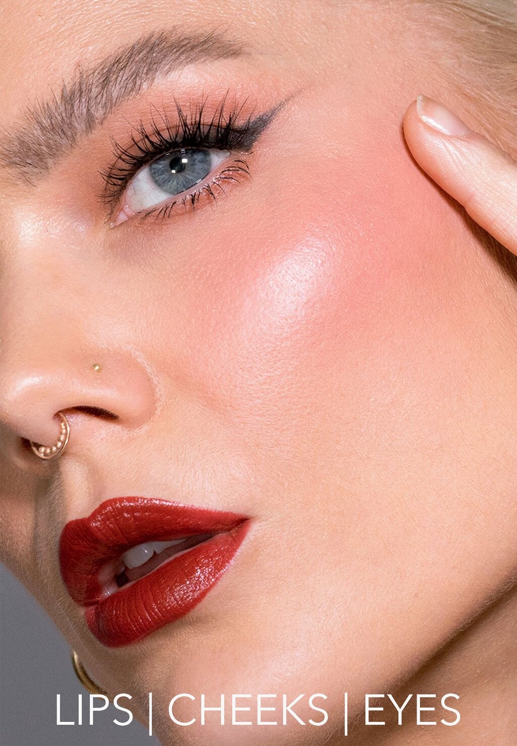 Губная помада MAJESTICK LH cosmetics, цвет a slightly cool, deep red tone with a hint of brown — фото 3