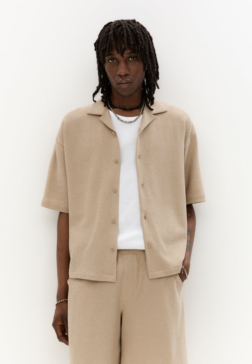 

Рубашка SHORT SLEEVE PULL&BEAR, охра