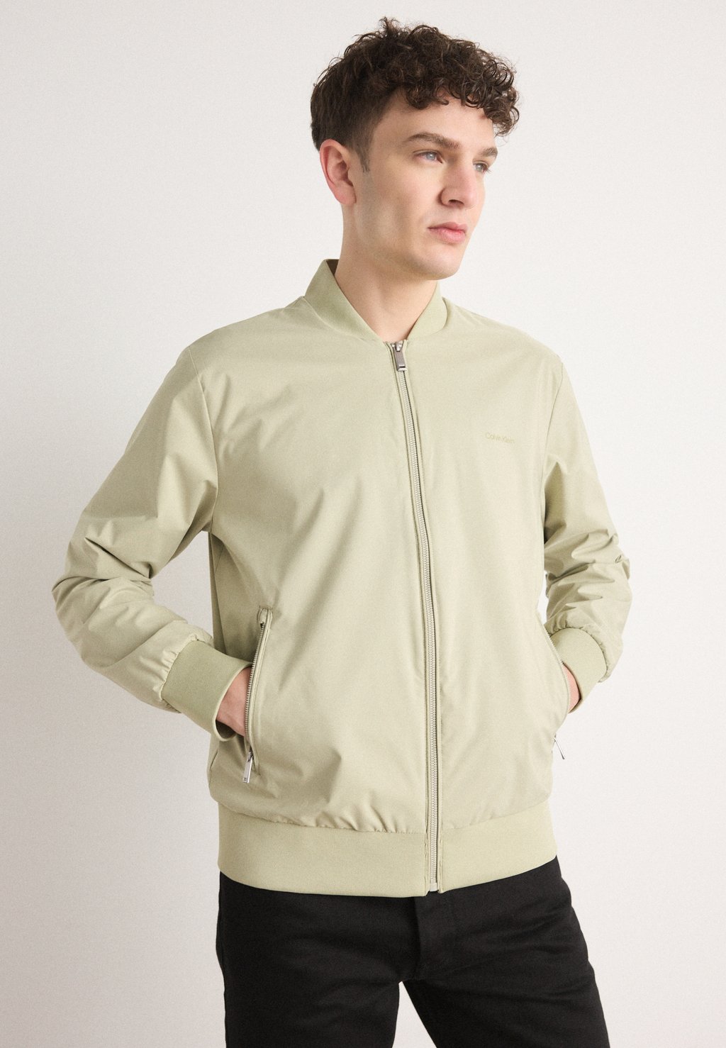 

Куртка-бомбер MATTE JACKET Calvin Klein, хаки
