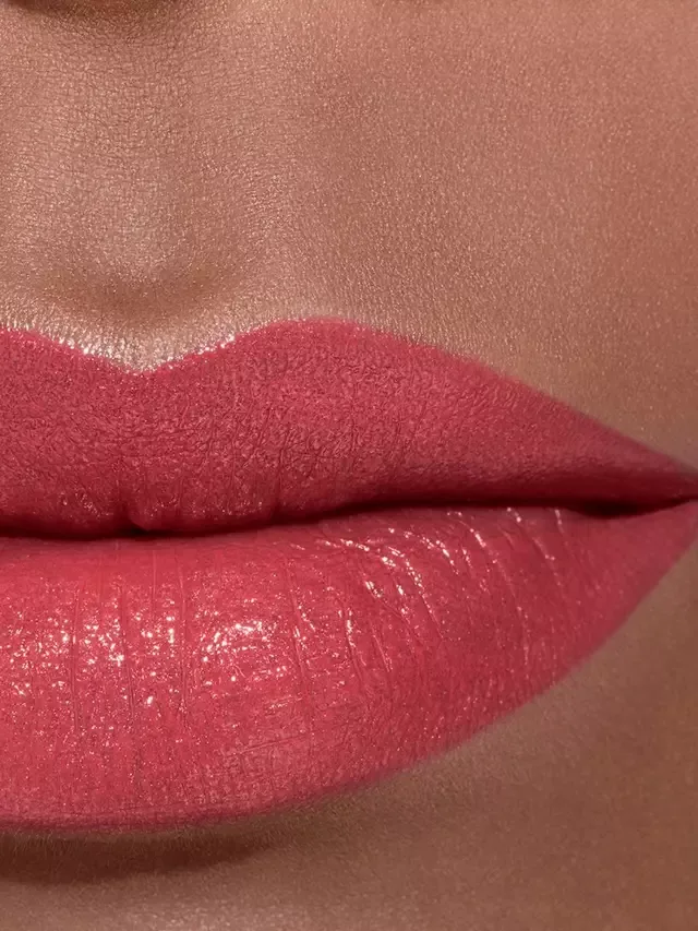 Помада Rouge Coco Longwear Satin Lipstick: увлажняющий и разглаживающий уход за губами CHANEL, 126 Venise — фото 4