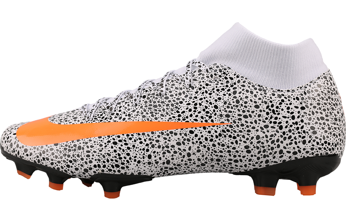 

Футбольные кроссовки унисекс Nike Mercurial Superfly 7