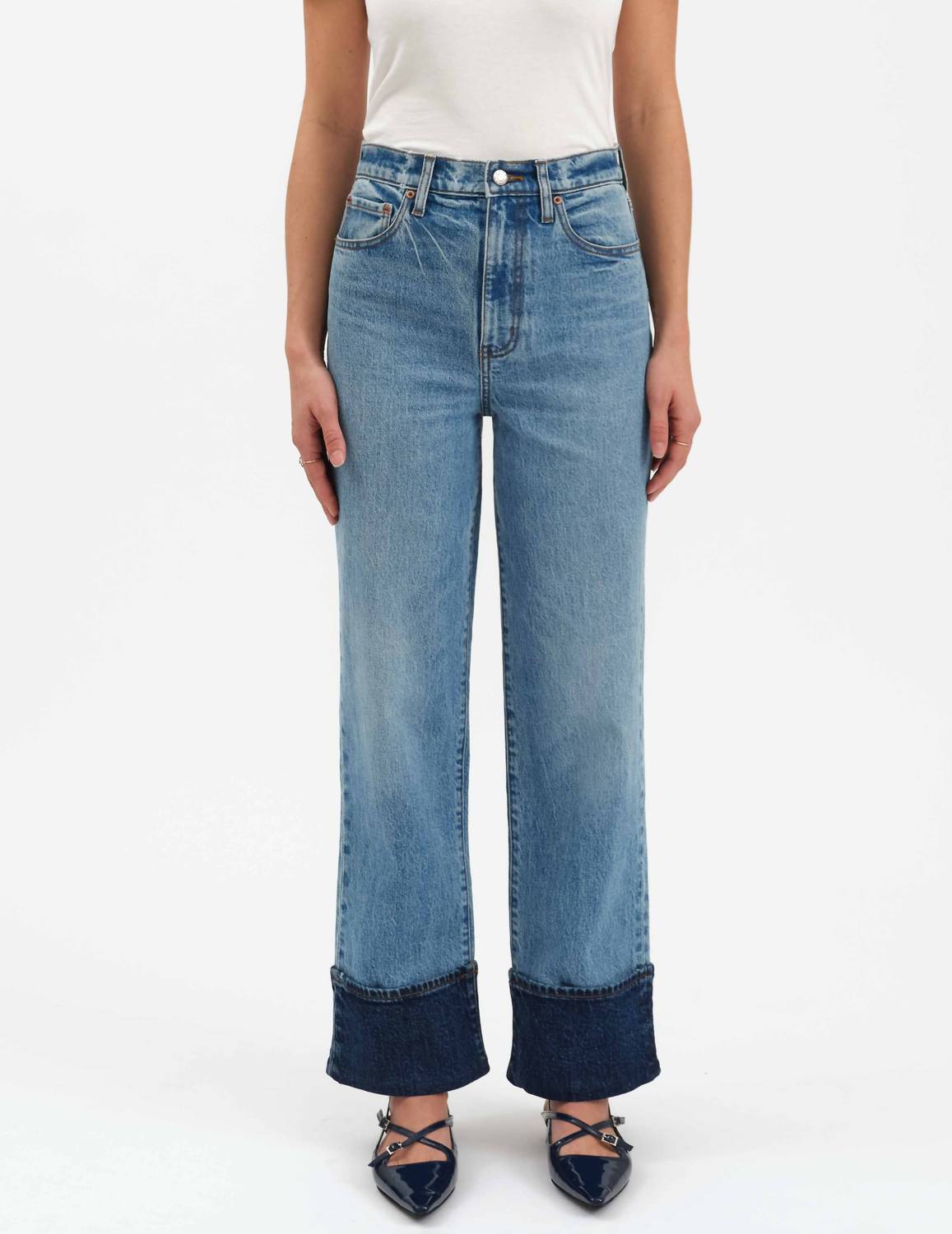 

Свободные джинсы с глубоким вырезом, как в высотных домах на Истсайде DAZE, plunge