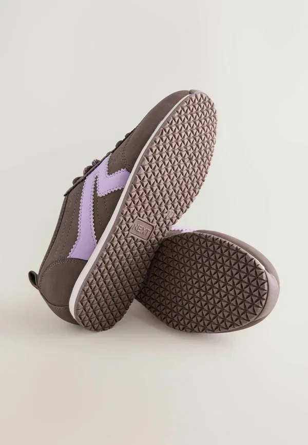 Кроссовки Next Regular fit lace up retro, шоколадно-коричневый — фото 4
