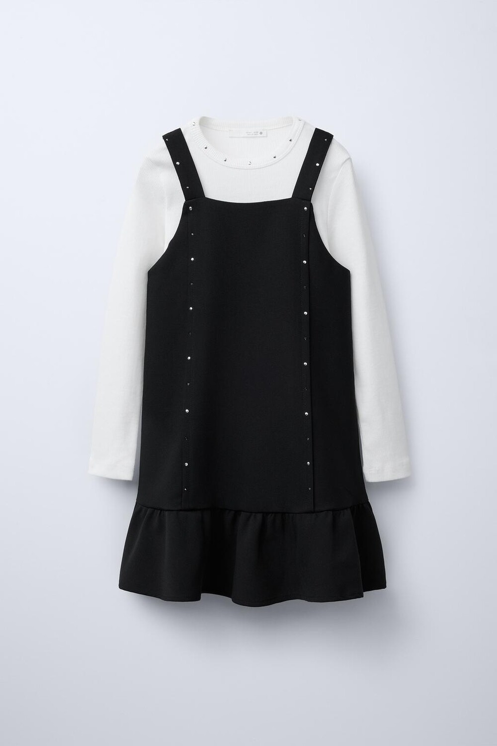 

Платье-сарафан с заклёпками и футболкой в рубчик ZARA, черный