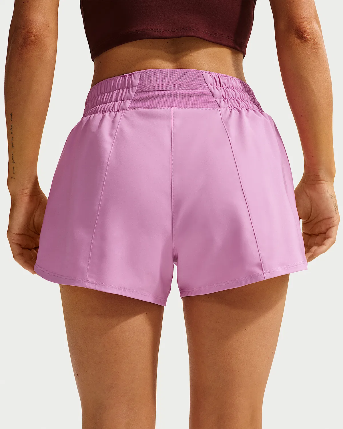 Женские шорты Nike One Dri-FIT со средней посадкой, длиной 3" и вкладышем, Light Magenta/White — фото 3