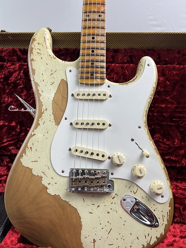 

Электрогитара Fender CUSTOM SHOP LIMITED EDITION '56 STRATOCASTER 2023 - SUPER HEAVY RELIC AGED INDIA IVORY
