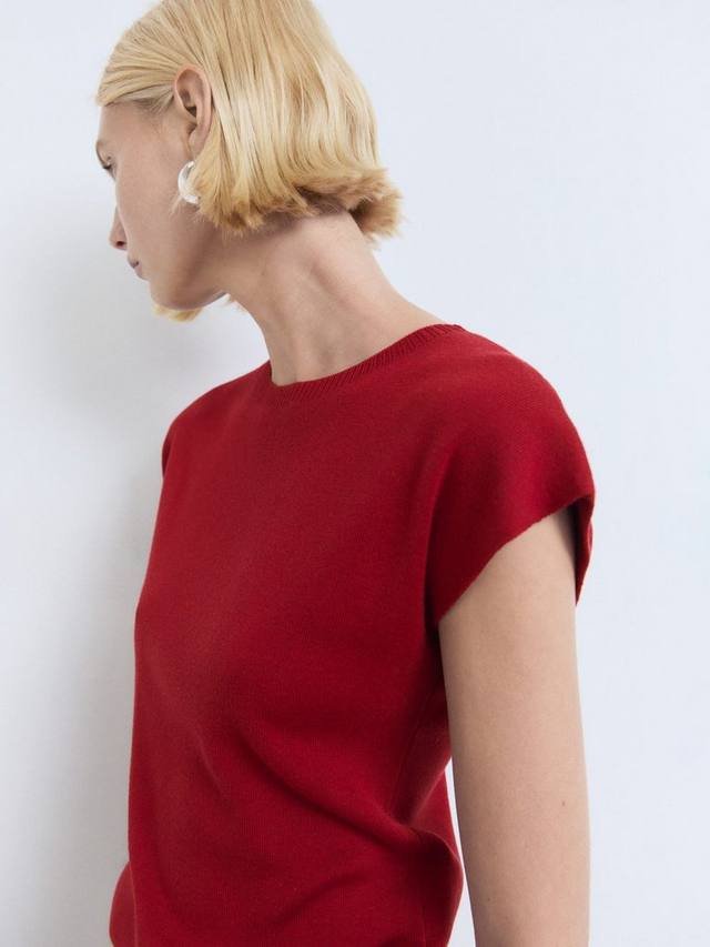 

Банановый свитер с коротким рукавом из хлопковой смеси Mango