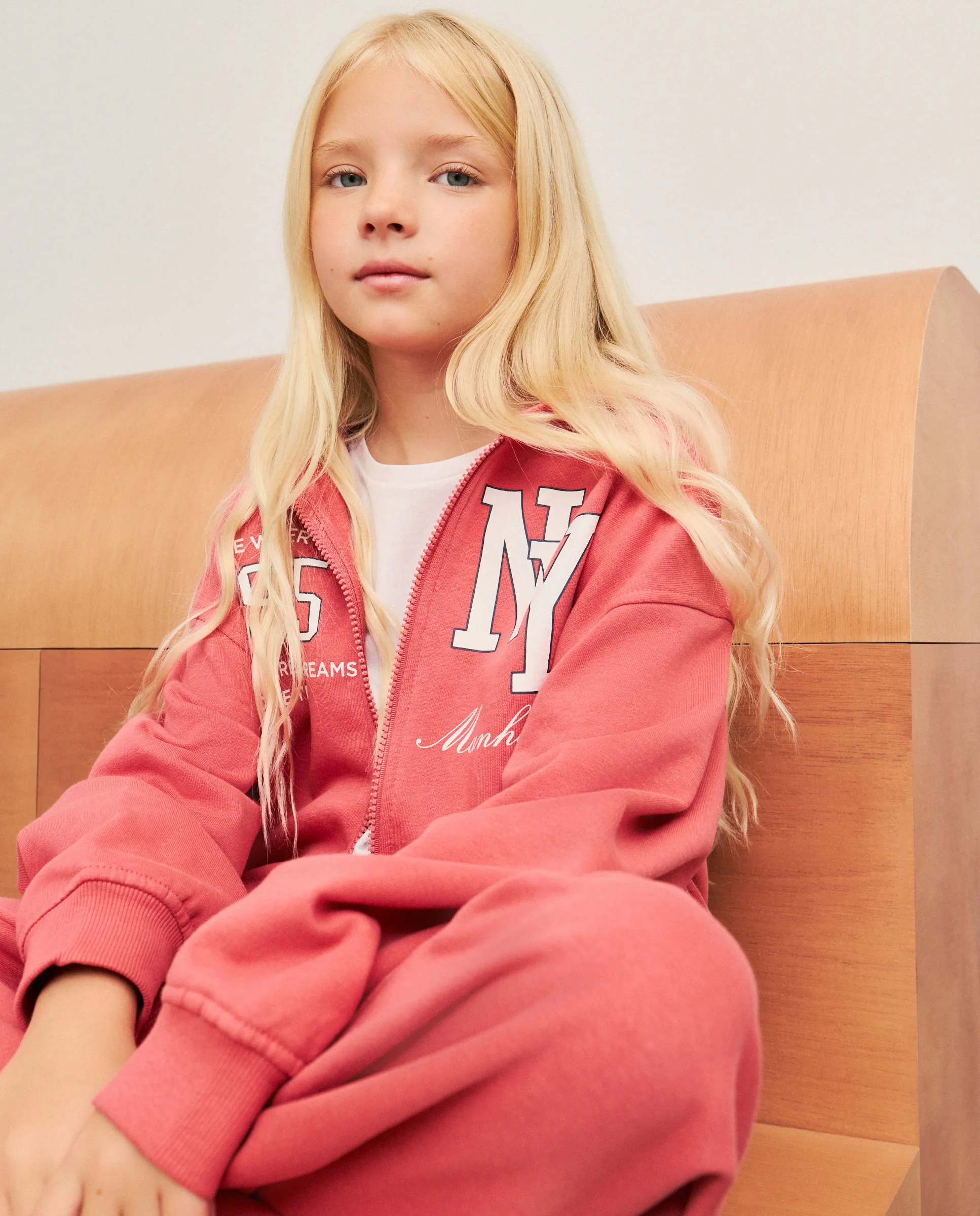 

Детский комплект из флиса с широкими штанами и толстовкой на молнии Kids El Corte Inglés, красный