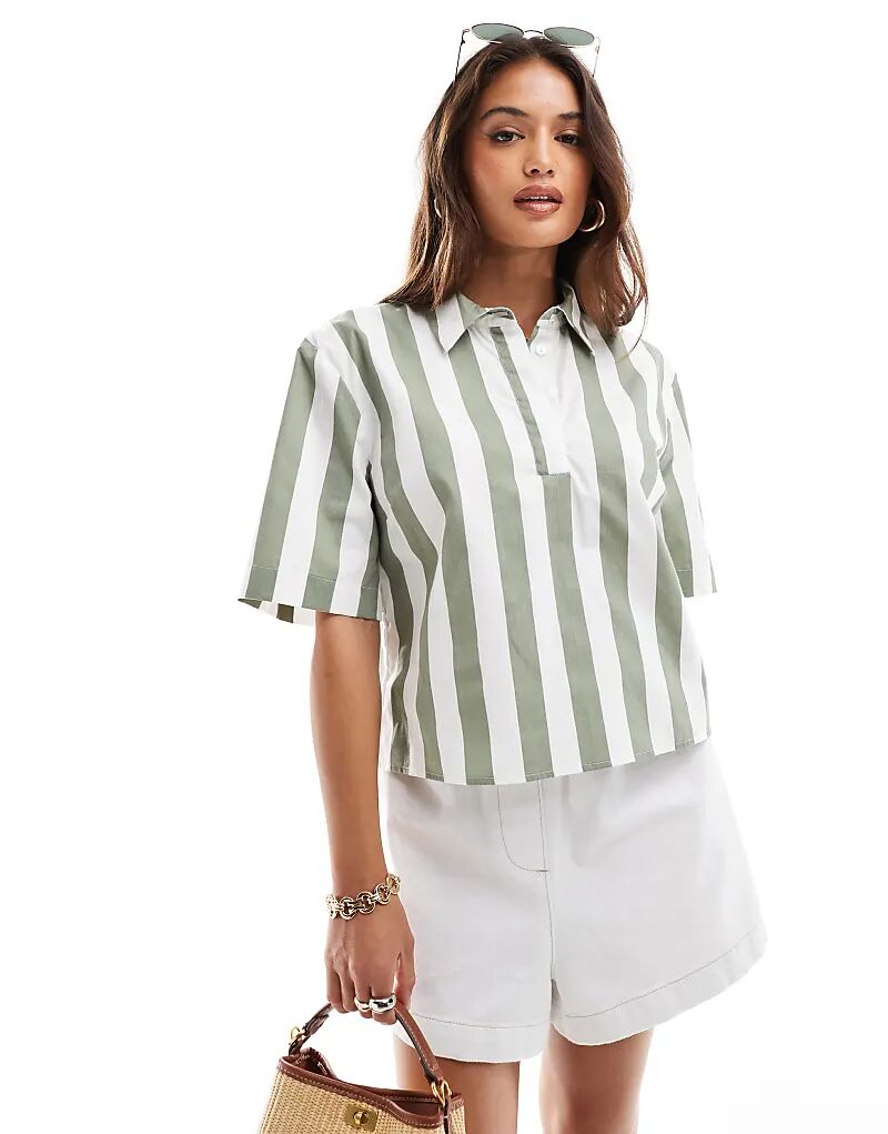 

Укороченная рубашка с короткими рукавами в полоску цвета хаки ASOS DESIGN