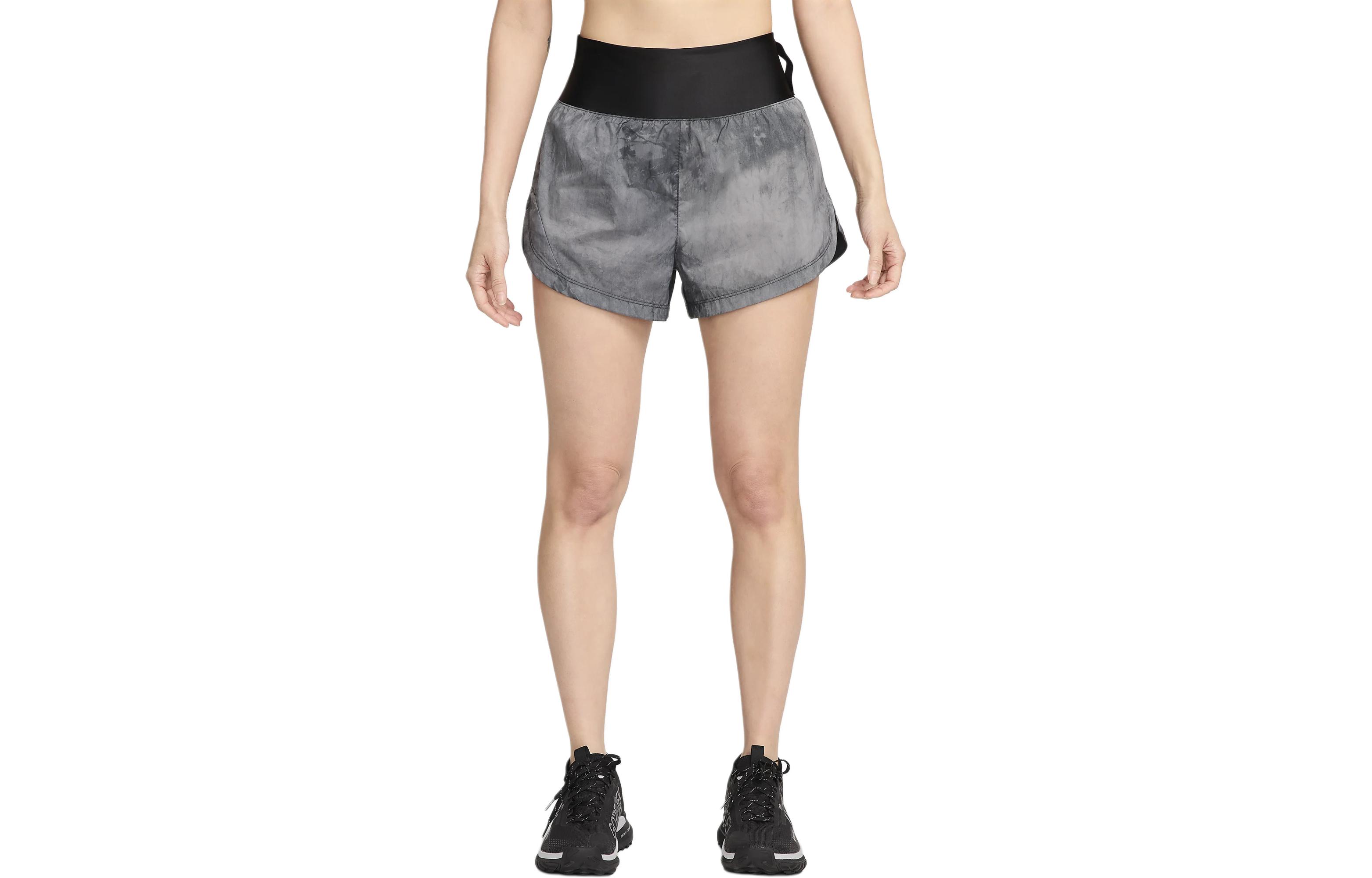 

Nike Женские повседневные шорты черного цвета