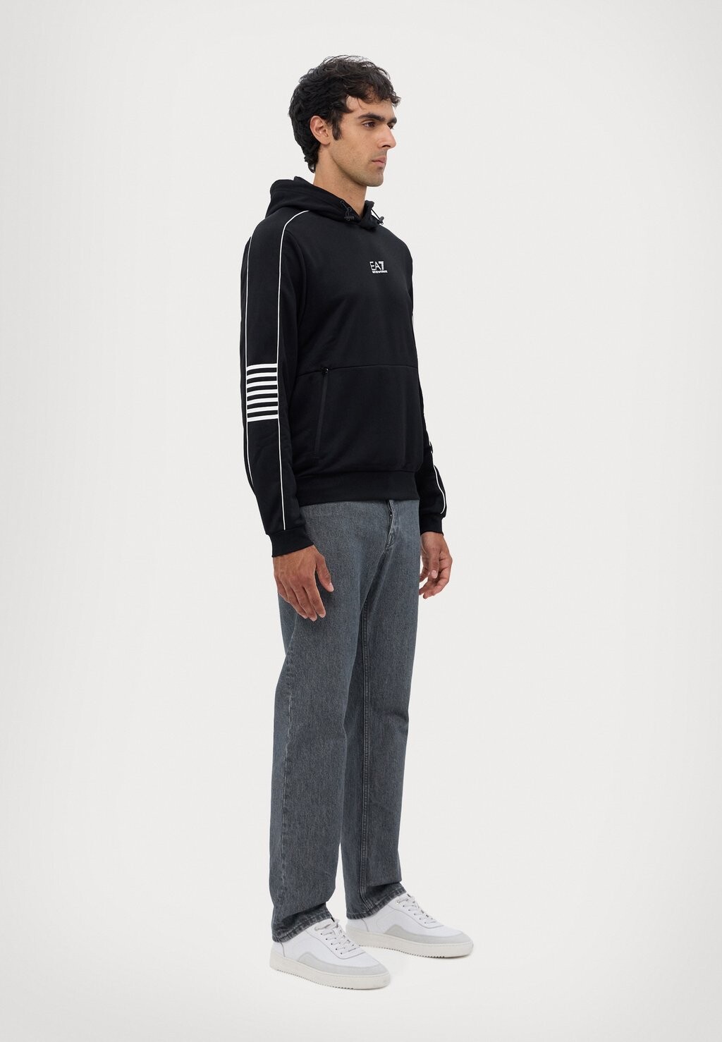 

Толстовка EA7 Emporio Armani, черный