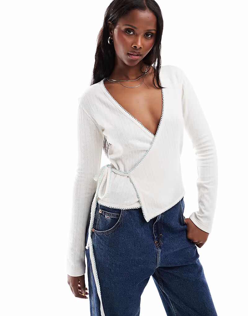 

Топ Daisy Street pointelle wrap over top in cream