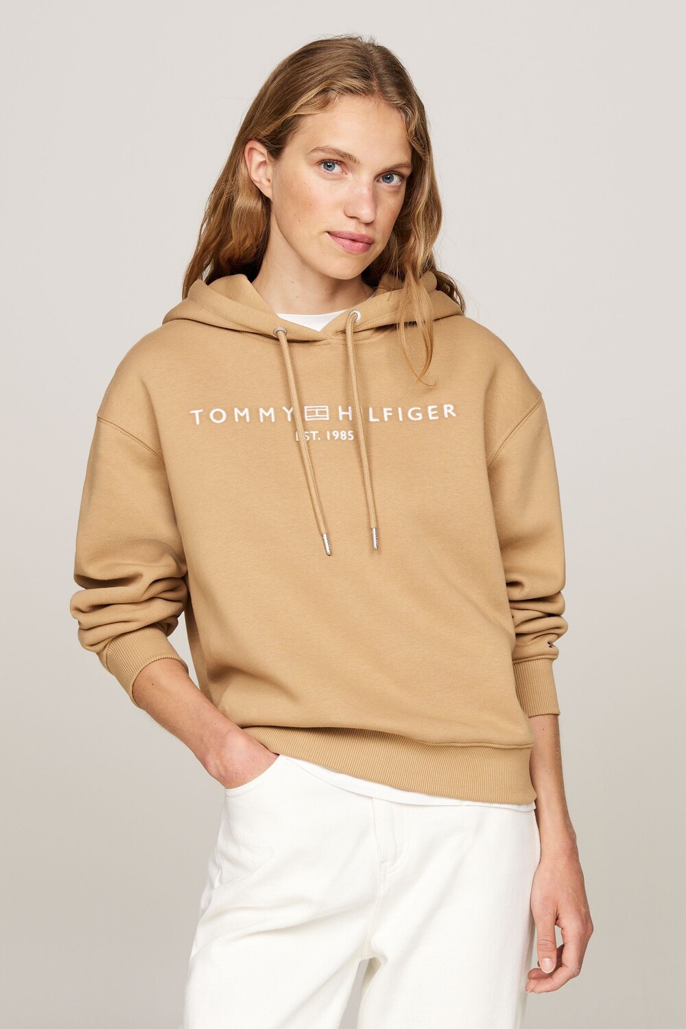 

Современная толстовка с капюшоном Regular fit Tommy Hilfiger, коричневый