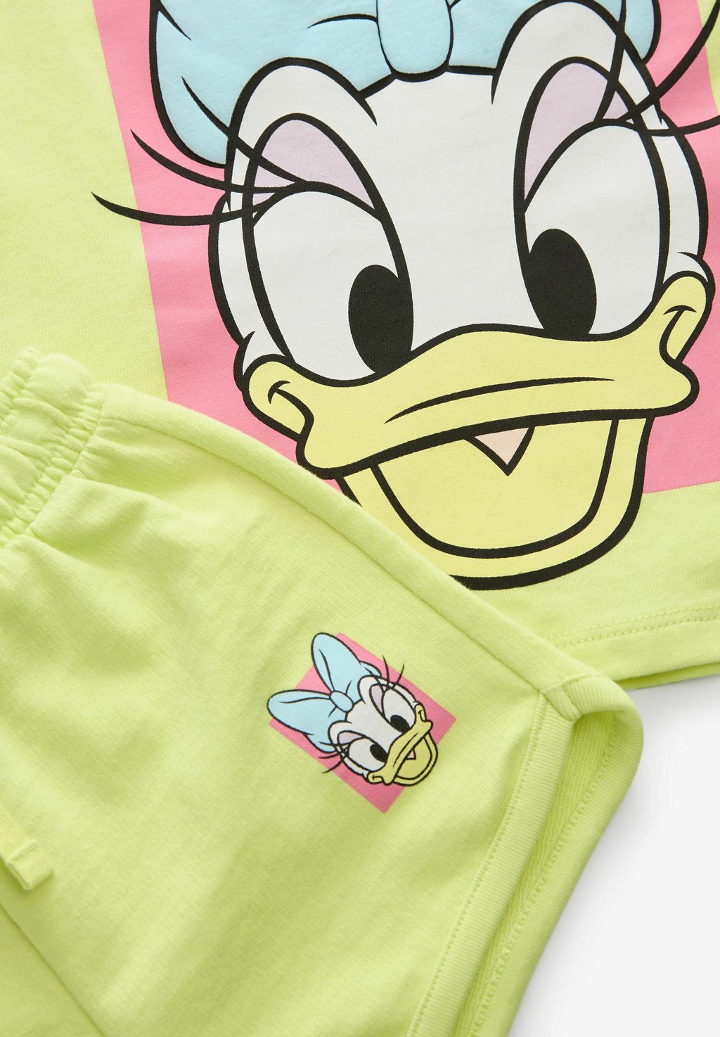 

REGULAR FIT Disney Daisy Duck And Set Next, Шорты салатовый