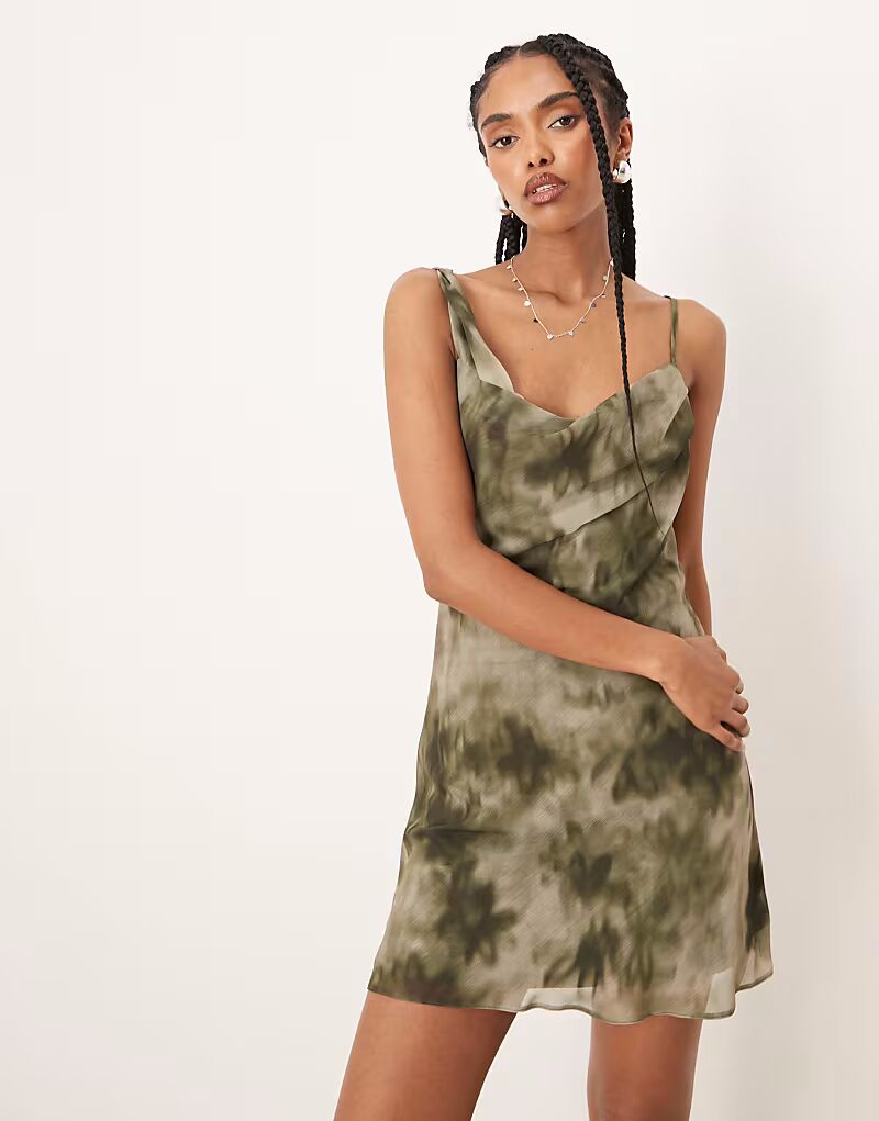 

Мини-платье ASOS DESIGN из шифона с принтом зеленого цвета с размытым принтом