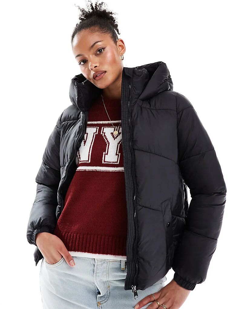

Куртка-пуховик черного цвета Vero Moda