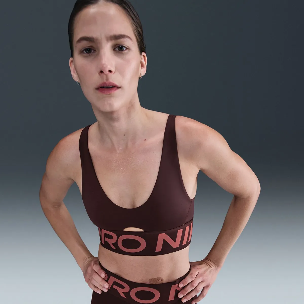 Топ для женщин Pro Indy Plunge Nike, красный — фото 4