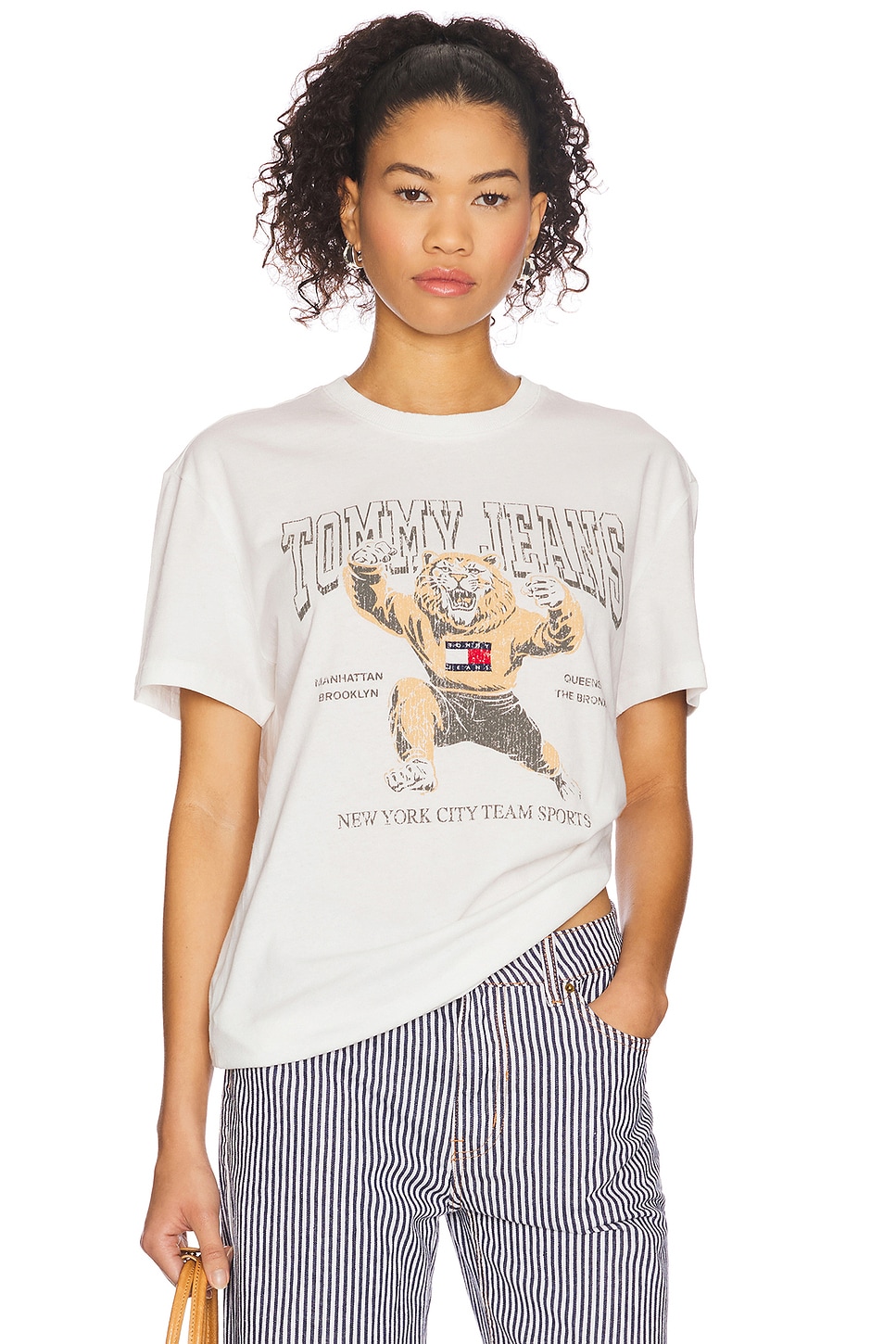 

Футболка в стиле колледжа Tommy Jeans, ecru