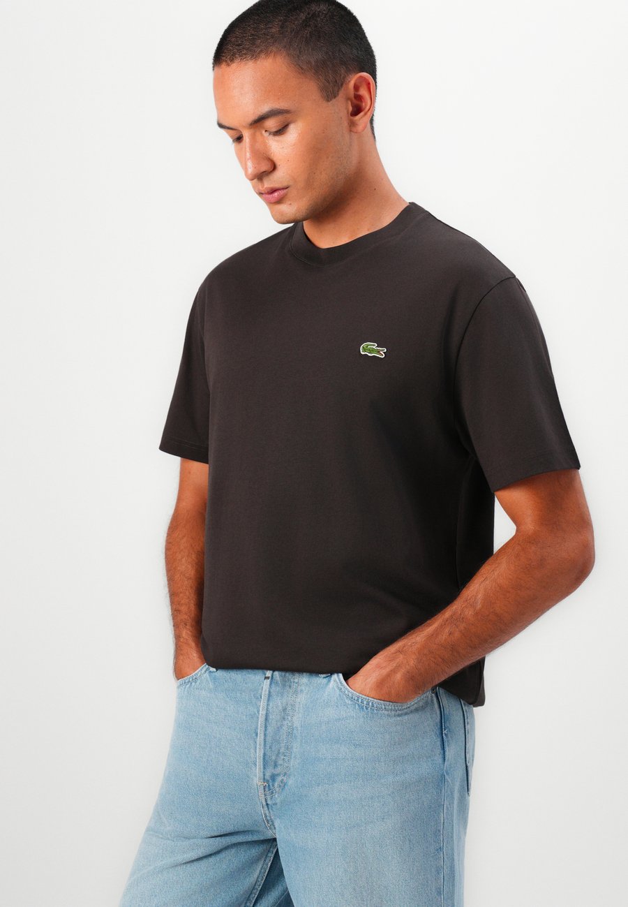 Футболка Lacoste Basic T-shirt, Port/Black — фото 4