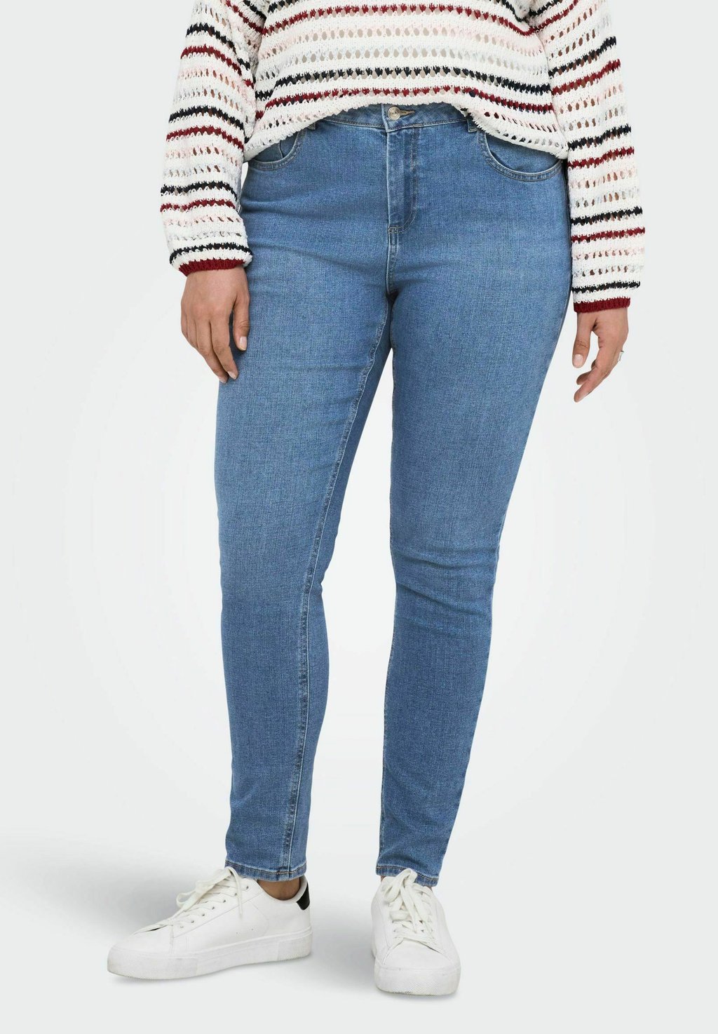 

Джинсы облегающего кроя CARBILLY ONLY Carmakoma, цвет Light Blue Denim