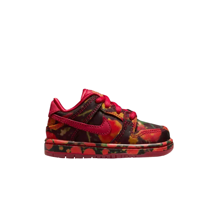 

Кроссовки Nike The Wizard of Oz x Dunk Low SB TD Poppy Field, красный