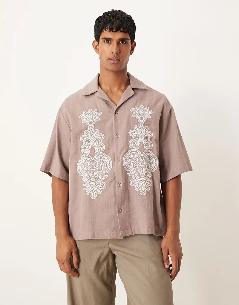 

Рубашка свободного кроя с вышивкой ASOS DESIGN коричневого цвета