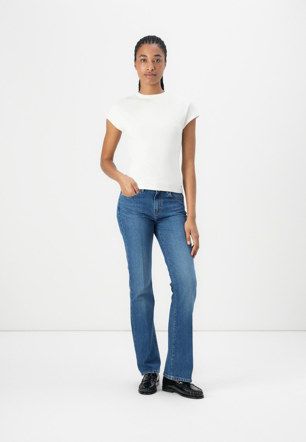 Базовая футболка SLIM TEE Tommy Hilfiger, кремовый — фото 2