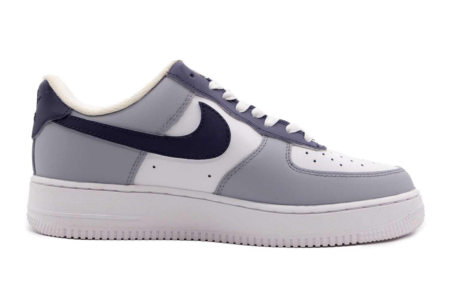 

Женские кроссовки для скейтбординга Nike Air Force 1, Gray
