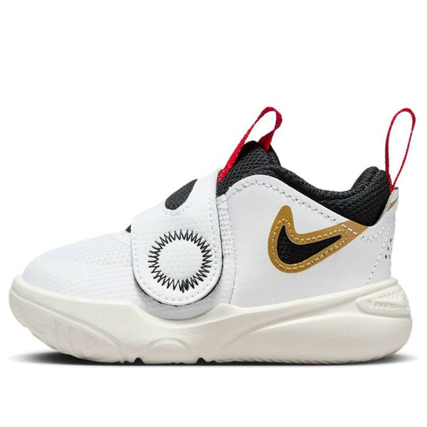 

Кроссовки team hustle d 11 'white metallic gold university red black' Nike, белый