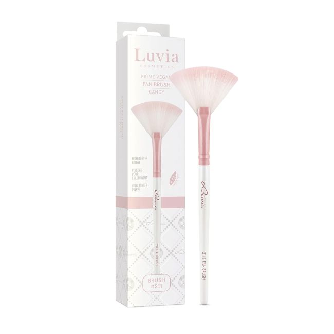 

Веерная кисть для косметики Candy Brush для нанесения сияющих продуктов Luvia