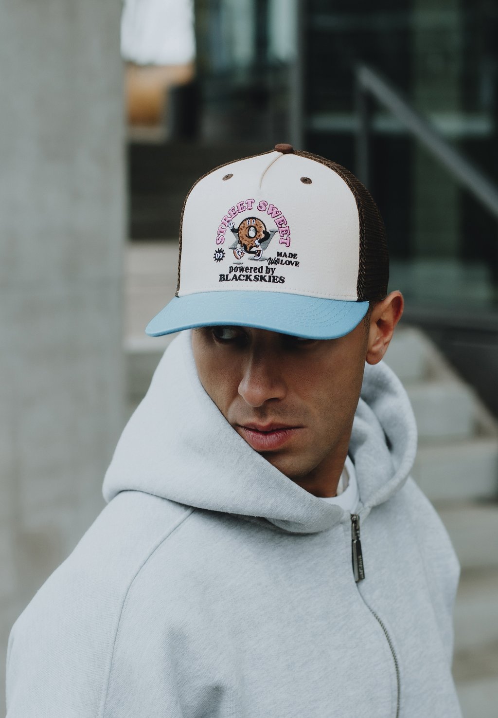 

Бейсболка 10TH ANNIVERSARY SNAPBACK Blackskies, коричневый
