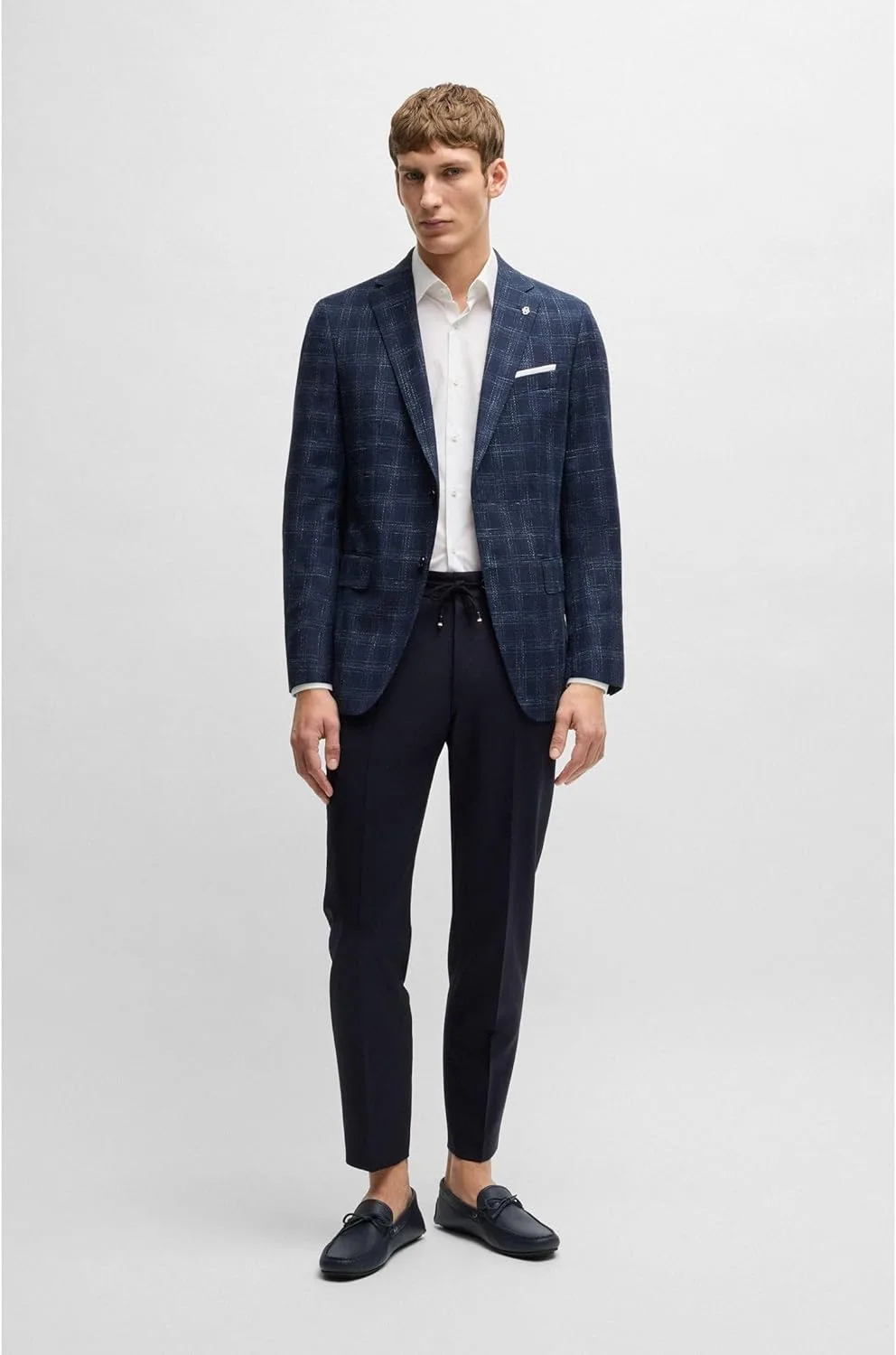 Мужские мокасины BOSS Noel Mocc изготовлены из серебристой кожи с рифленой платформой — фото 2