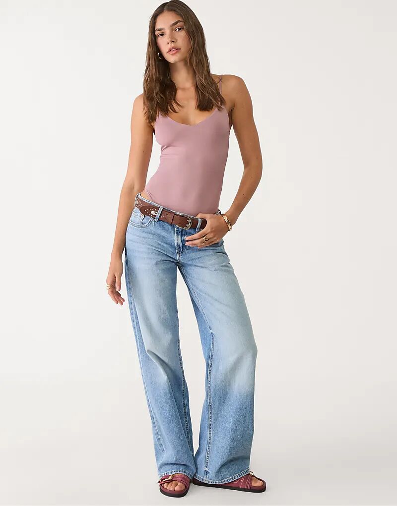 

Боди Stradivarius с бретельками розового цвета