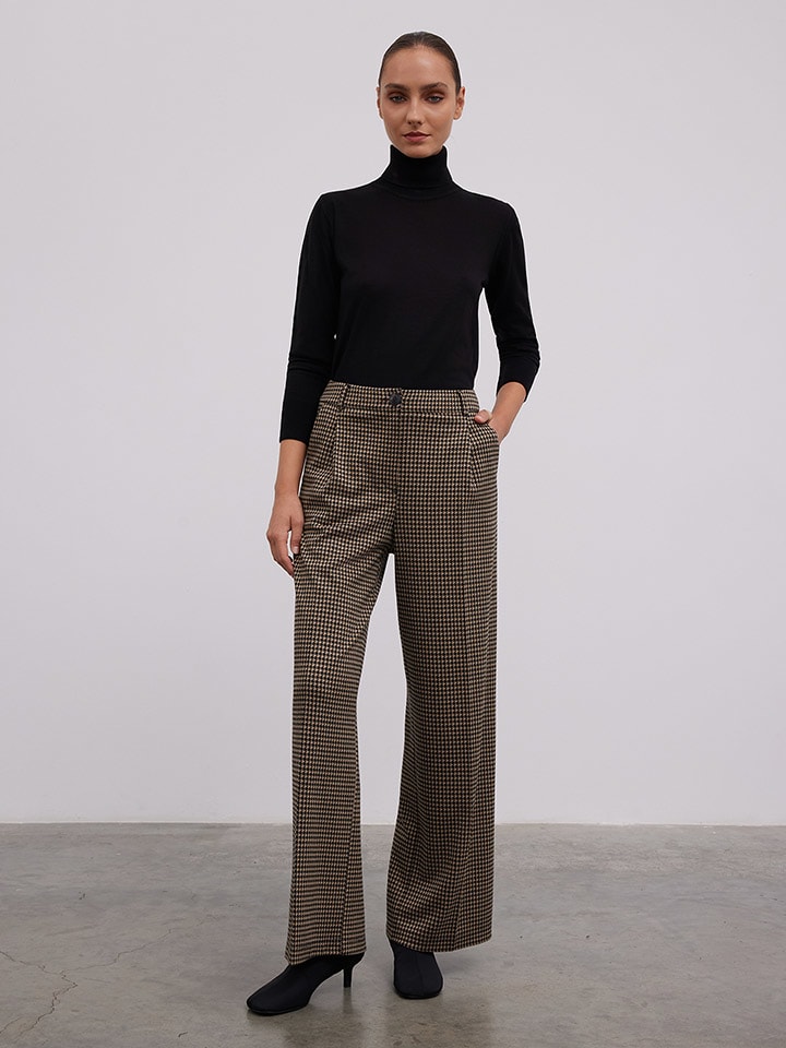 

BGN Брюки бежево-черного цвета