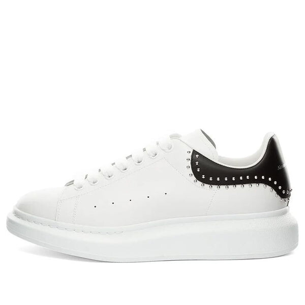 

Кроссовки oversized sneaker 'white studs' Alexander Mcqueen, белый