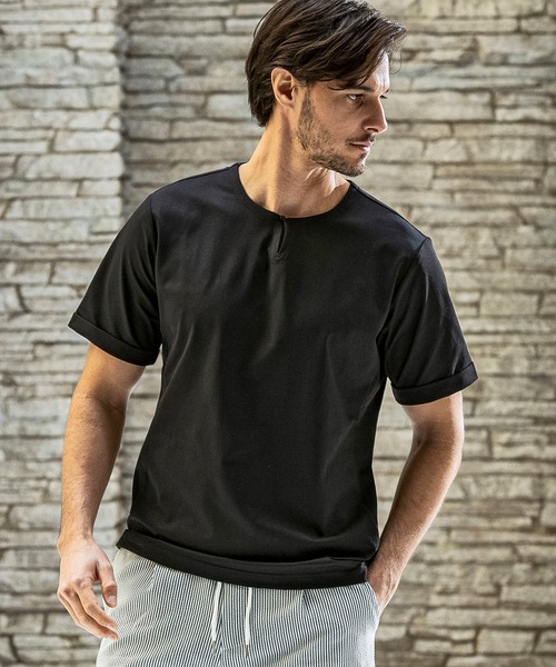 

AKM Contemporary Футболка, крой contemporary, бренд AKM, черный