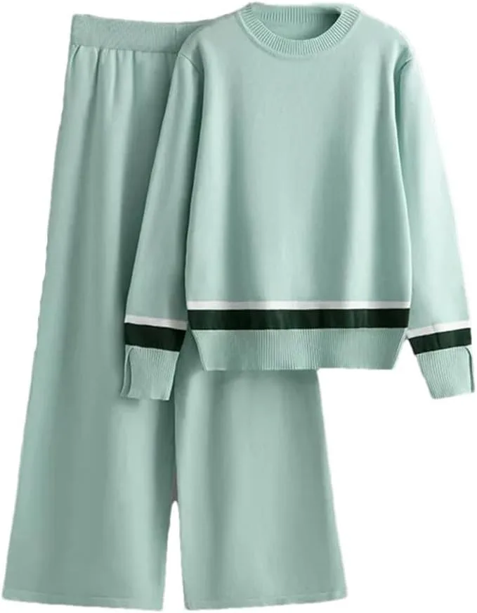 

Женский вязаный комплект из свитера и брюк