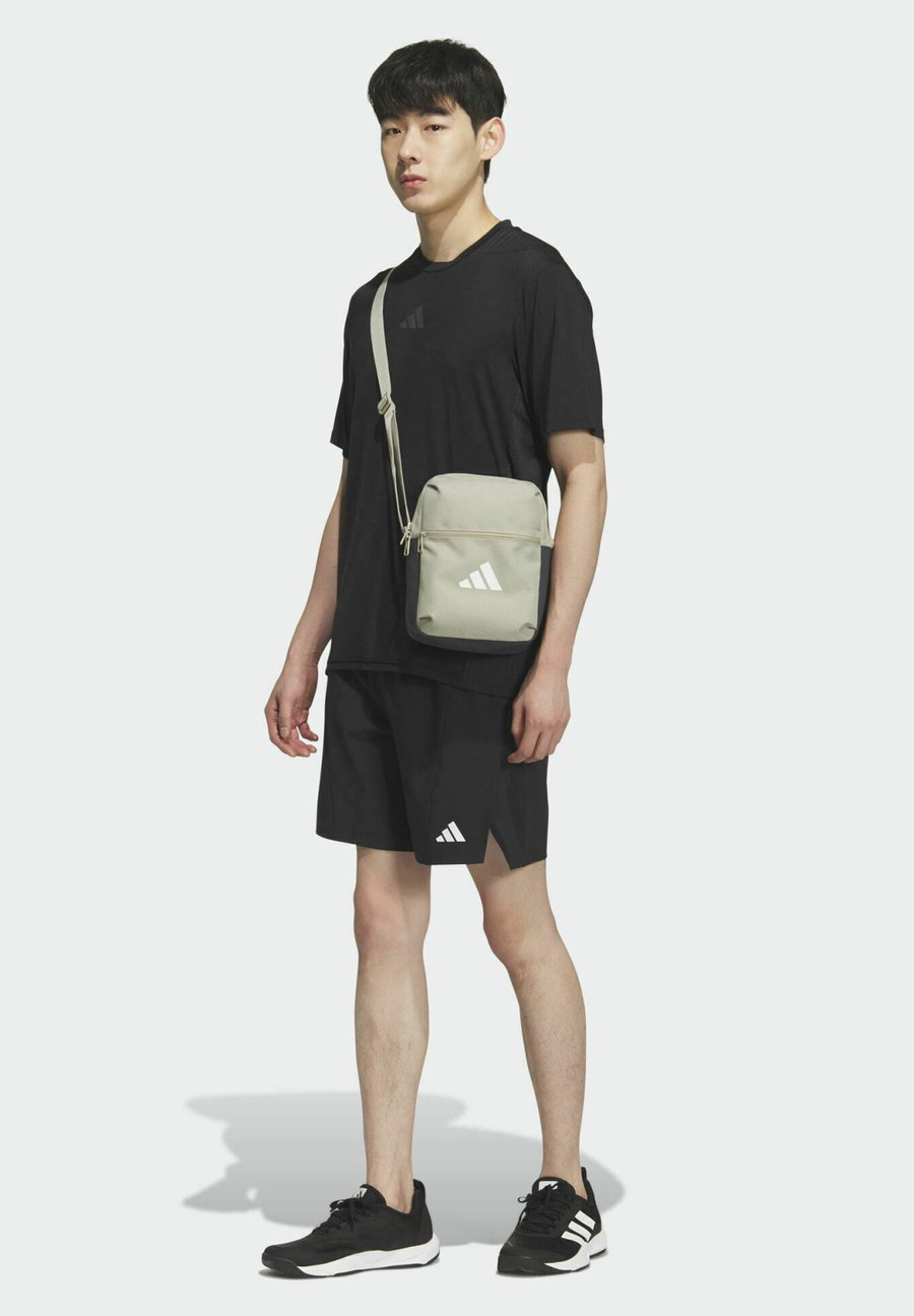 

Сумка кросс-боди Adidas Sportswear Cross body bag, Cargo/Brown